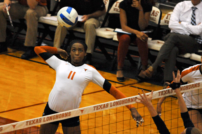 2013-11-21_Volleyball_v_West_Virginia_Amy