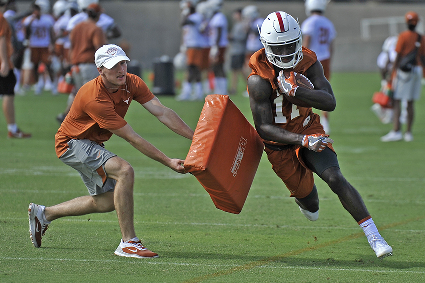 Pads_2018-08-05_TEXAS_FOOTBALL_PRACTICE_Anthony