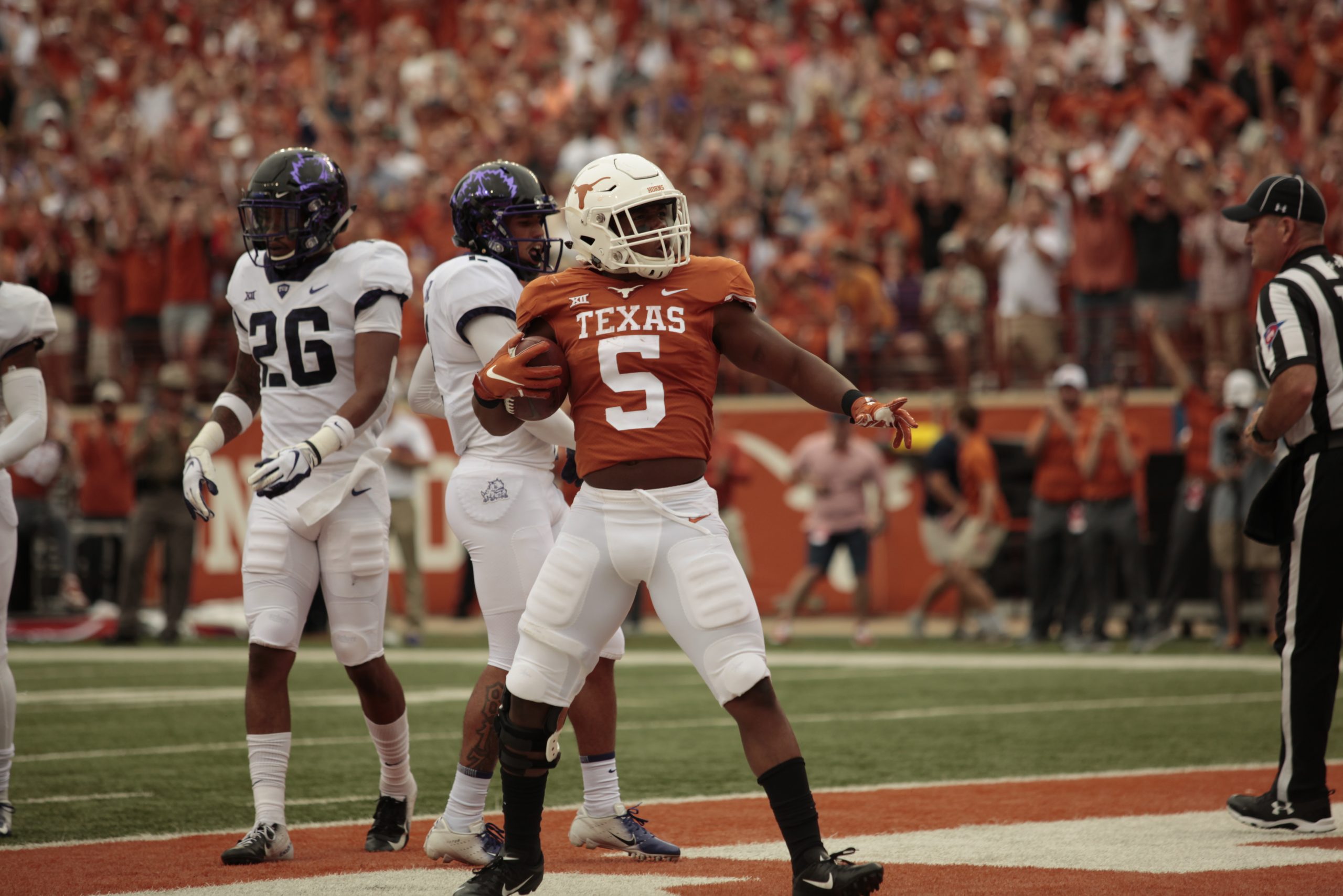 Texas Two-step: Longhorns Make Strides With Back-to-back Victories ...