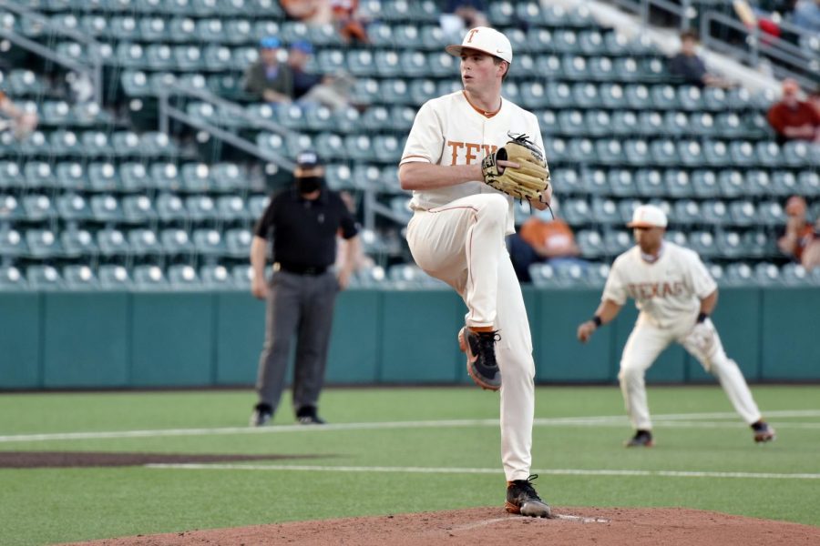 Longhorns struggle at plate, get shut out by Texas A&M 2-0