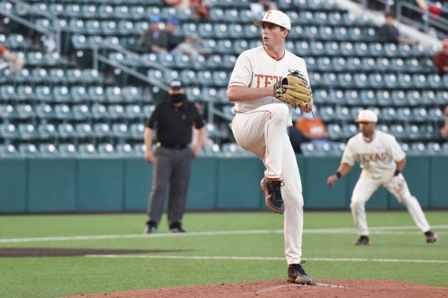 Pitching lifts Texas to 14th consecutive victory