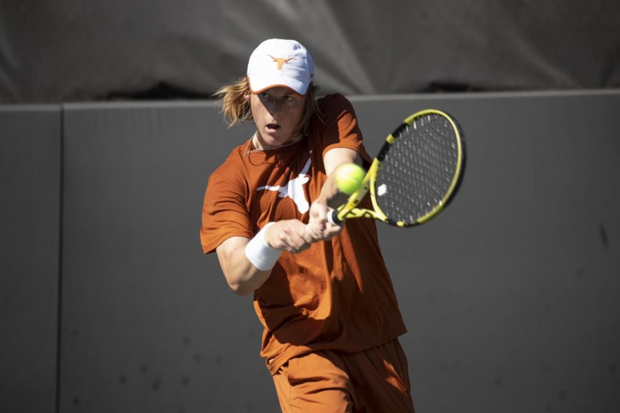 No. 9 Texas men’s tennis falls to No. 2 Baylor, 6-1, in first matchup since conference championship