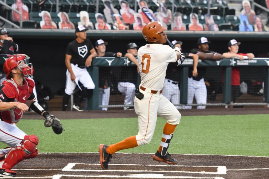 No. 2 Texas defeats South Florida behind statement second inning, advances to 37th College World Series
