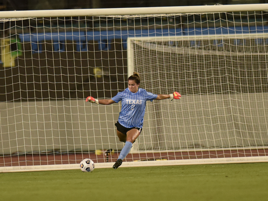 Goalkeeper+Savannah+Madden+is+leading+the+Longhorns+to+new+heights+in+her+last+run+with+Texas+women%E2%80%99s+soccer