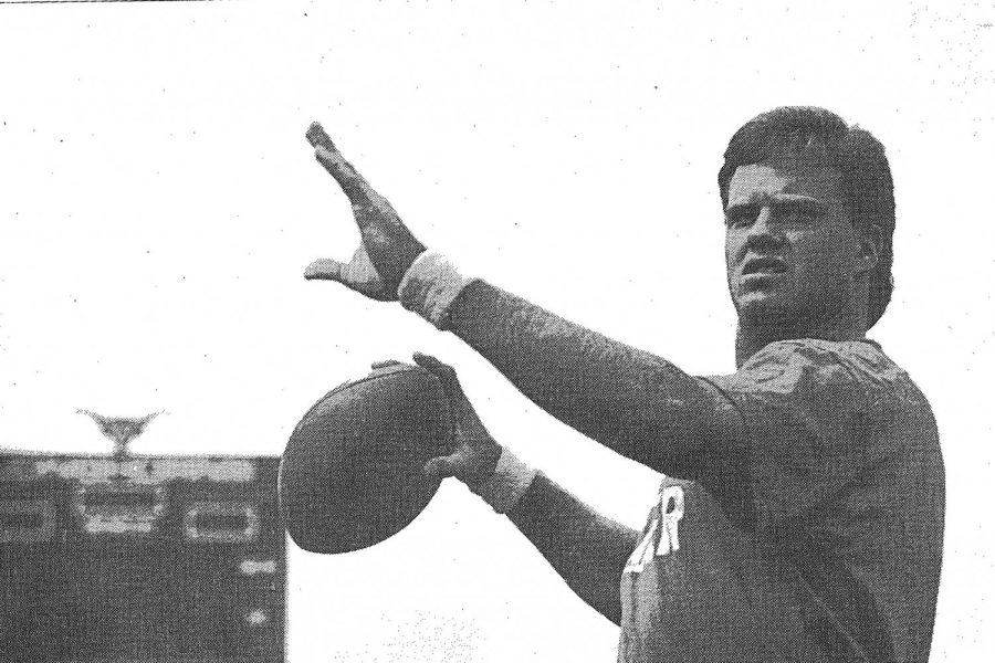 Former quarterback Peter Gardere reflects on Longhorn, Red River Showdown legacy before induction to Hall of Honor