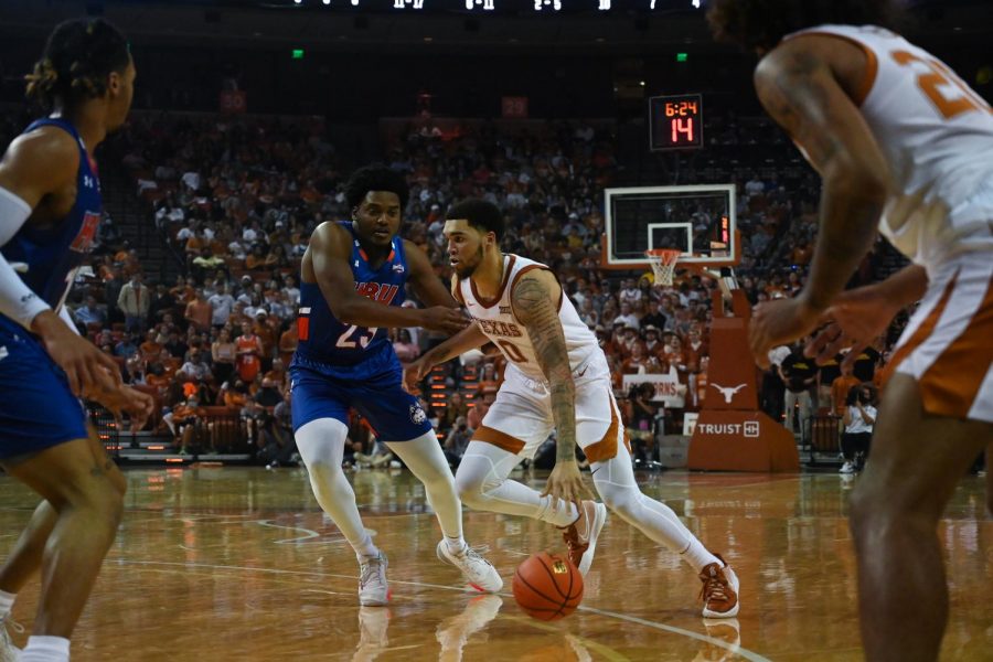 No. 5 Texas falls behind early, cant catch up against No. 1 Gonzaga in 86-74 loss