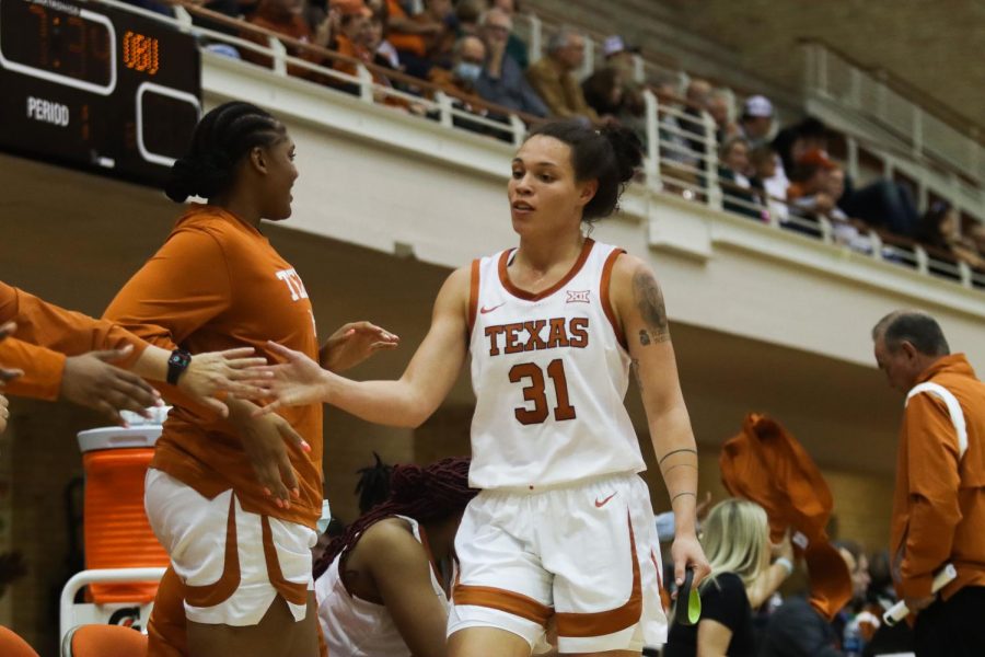 The battle of the UTs – Texas vs Tennessee drags into overtime, ends in 74-70 loss