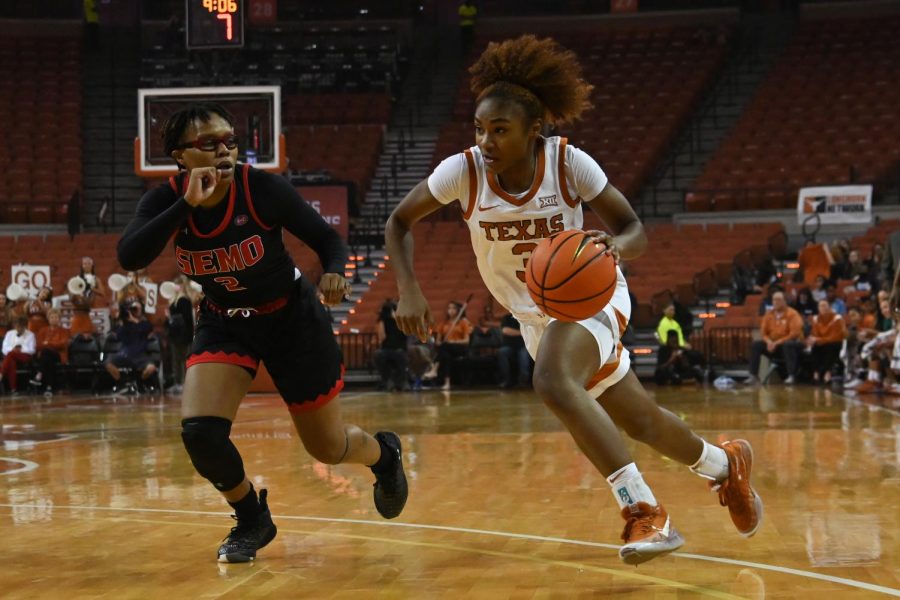 Key Texas matchups to watch: Football fights to stay alive, women’s basketball looks to continue hot streak