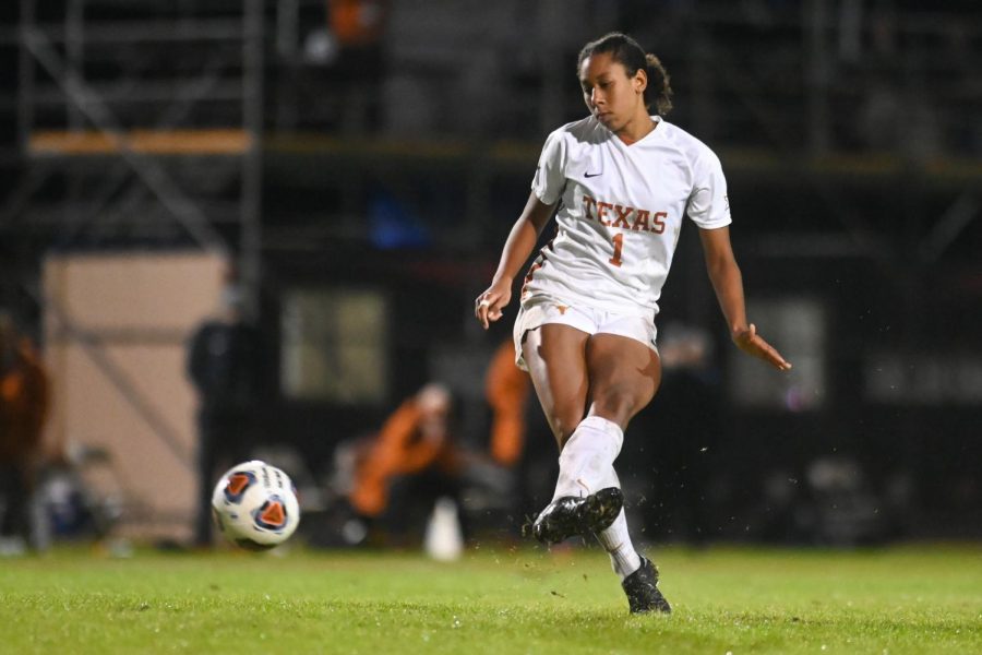 No. 20 Texas soccer advances to Big 12 championship off dramatic penalty kick heroics from Madden, Brooks in win over West Virginia