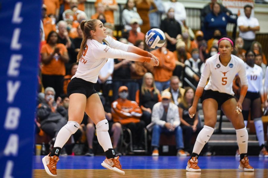 Defense improvements crucial to keep Texas volleyball in 2022 championship contention
