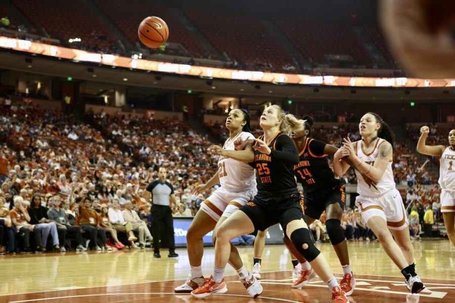 Texas women’s basketball blows past Fairfield 70-52, advances to second round of March Madness