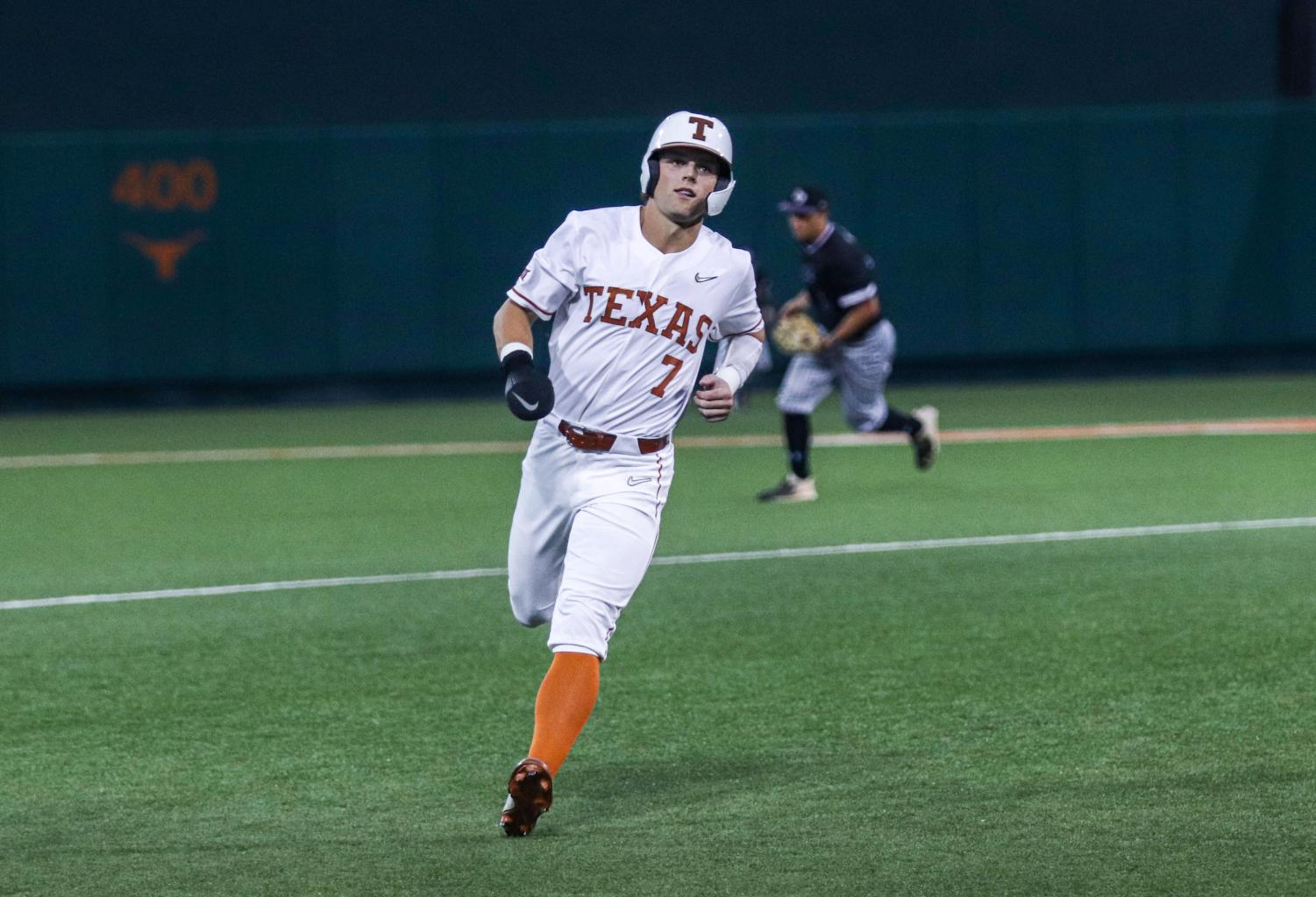 CWS: Texas A&M Aggies 10, Texas Longhorns 2 - Good Bull Hunting