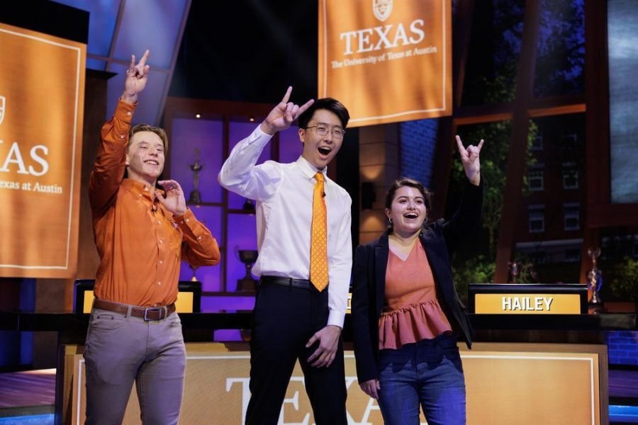 UT students compete in NBC trivia show