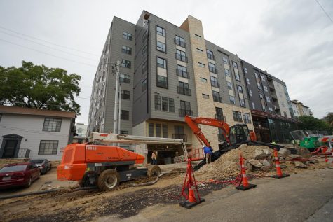 Noble 2500 apartment complex delays move-in date two months after scheduled open