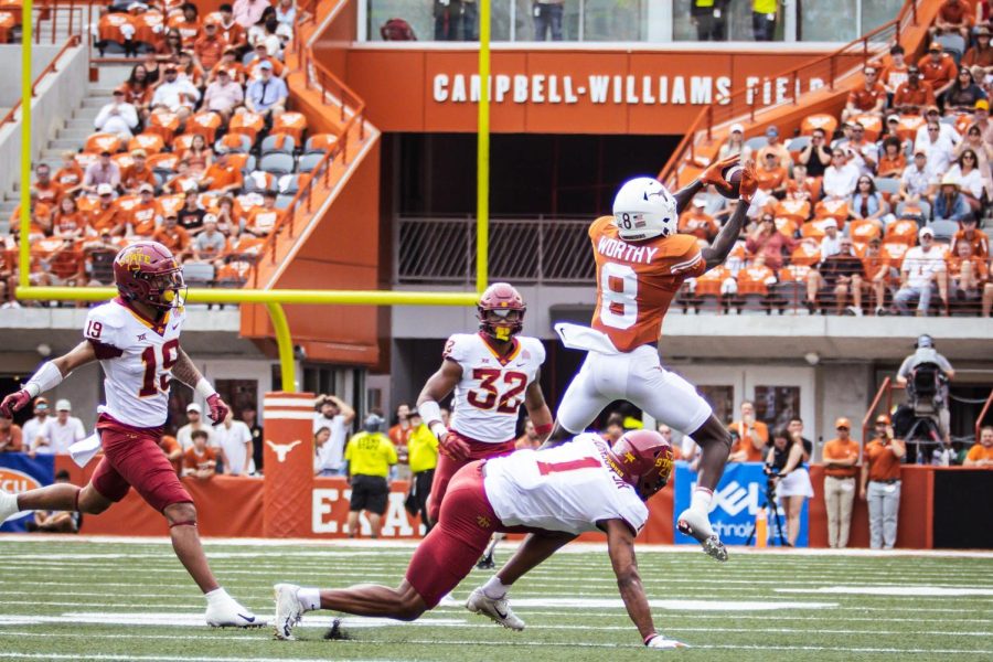 Longhorns don’t buckle, win tight 24-21 game against Iowa State