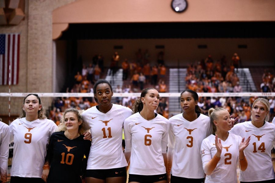 Preview: No. 7 Texas volleyball takes on No. 2 Stanford in season home opener
