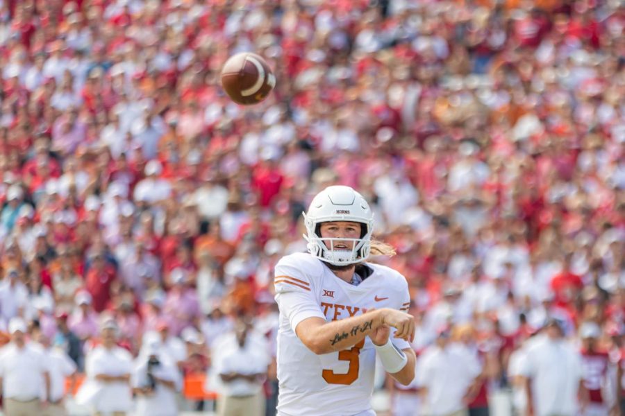 Texas+quarterback+Quinn+Ewers+throws+the+ball+at+the+UT+vs.+OU+game+on+Oct.+8%2C+2022.+