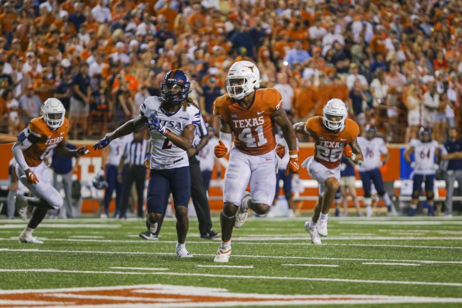 Texas gets revenge on Kansas, defense stout in 55-14 rout on road
