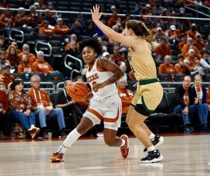 No. 22 women’s basketball fails to overcome South Florida, takes tight 65-70 loss