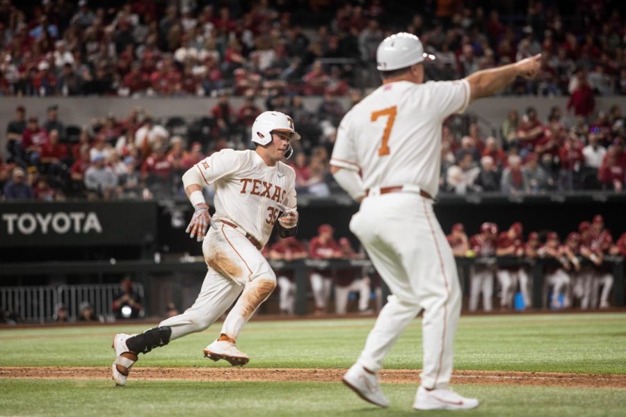 Longhorns come up just short in opening day pitchers duel in Arlington
