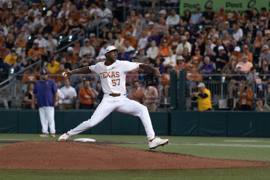 Garret Guillemette’s walk-off magic leads to a Longhorn sweep over #14 Texas Tech