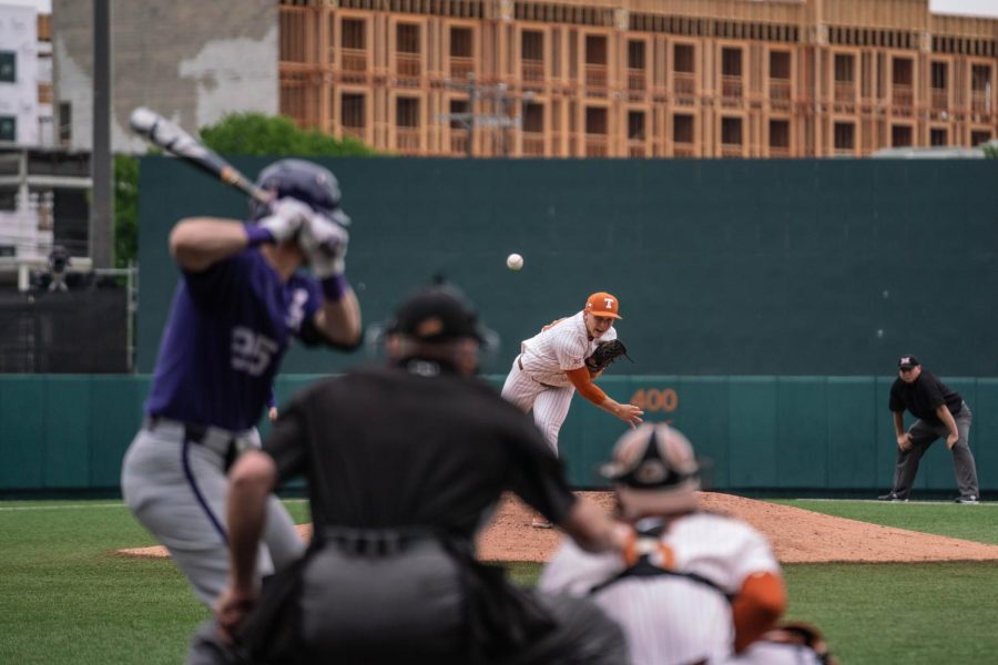 Texas+baseball+drops+critical+game+two+at+Stanford+Super+Regional