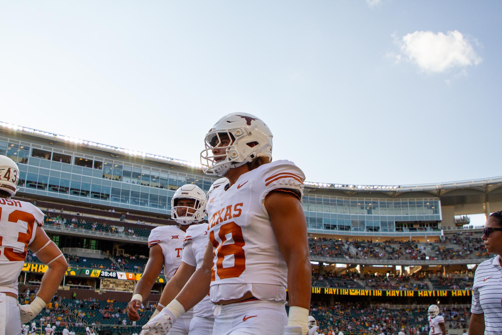 GRADING THE HORNS, ON TEXAS FOOTBALL, LONGHORNS DEFEAT KANSAS, 40-14, JAYHAWKS, BIG 12