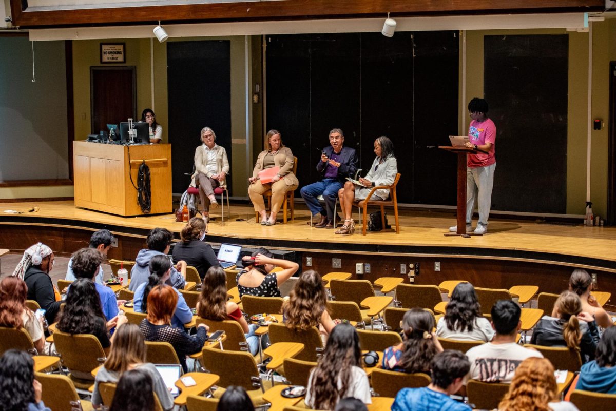 Students+listen+as+COLAA+and+Liberal+Arts+Council+host+a+panel+to+discuss+SB17s+affects+on+the+future+of+Diversity+and+Inclusion+at+UT.
