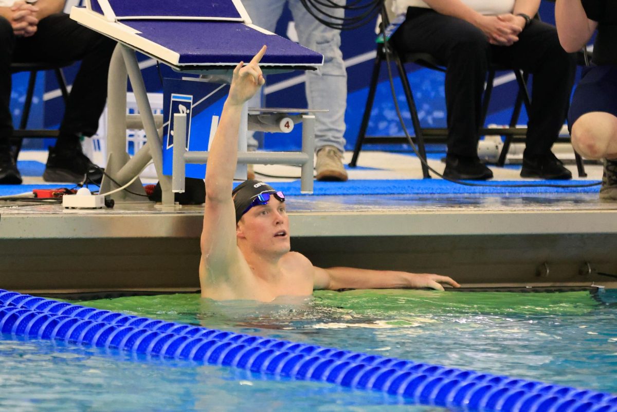 Longhorn men’s swim & dive place seventh in NCAA Championships, Luke Hobson sets American record