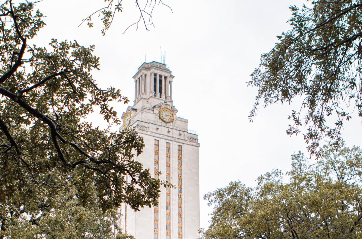 Federal judge dismisses lawsuit against UT admissions