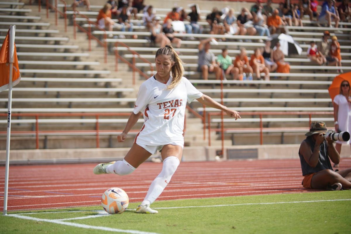 Sophomore Ashlyn Miller prepares for a corner kick during a game on Oct. 09, 2022.