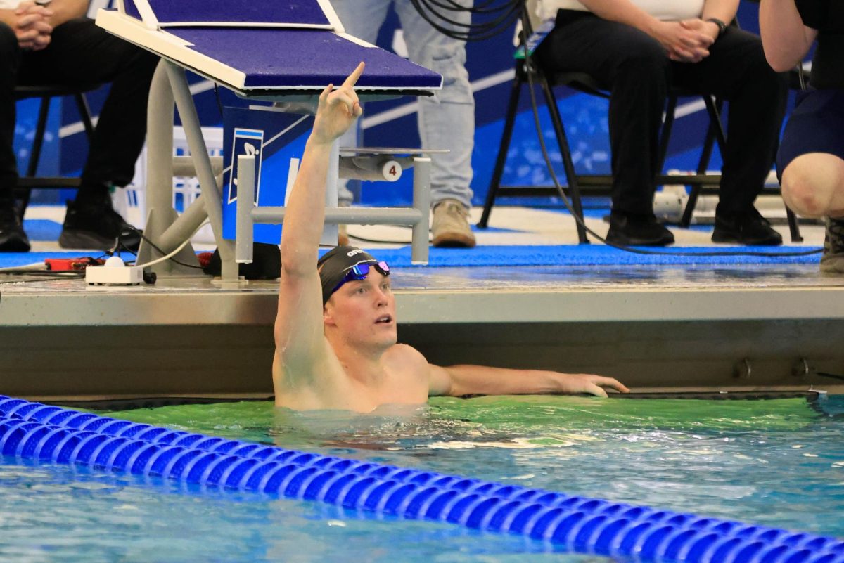 No. 3 Texas dazzles in season opener, setting 9 LSU pool records en route to victory