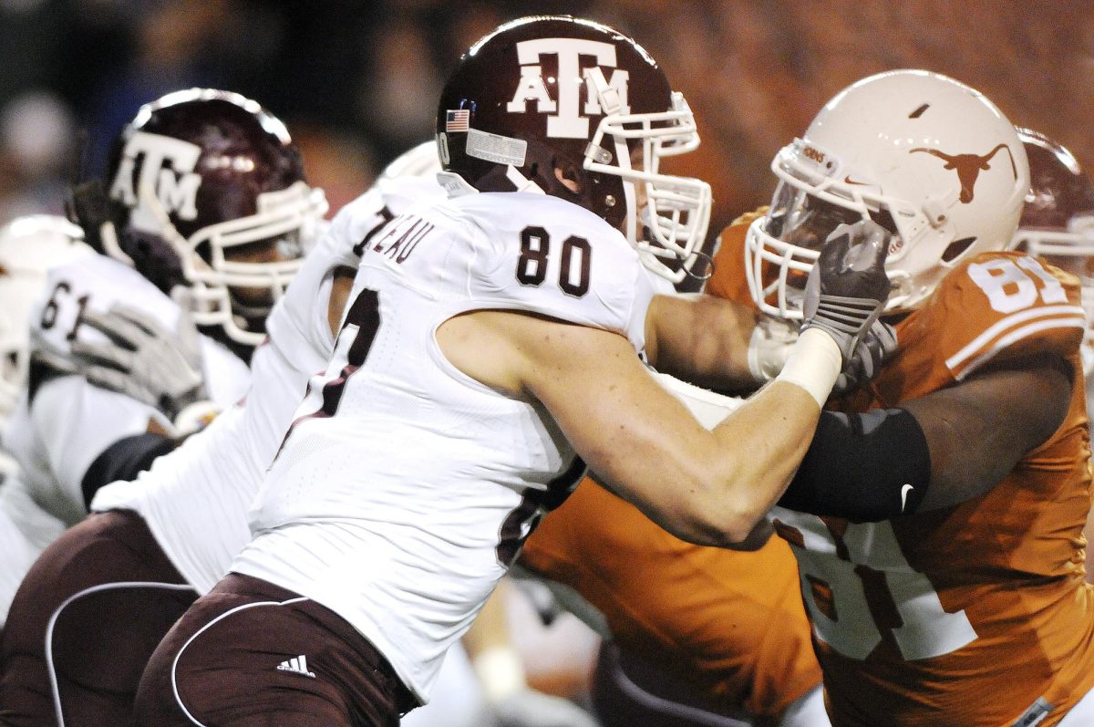 2010-11-25_UT_vs_Texas_A&M_Tamir.Kalifa0494