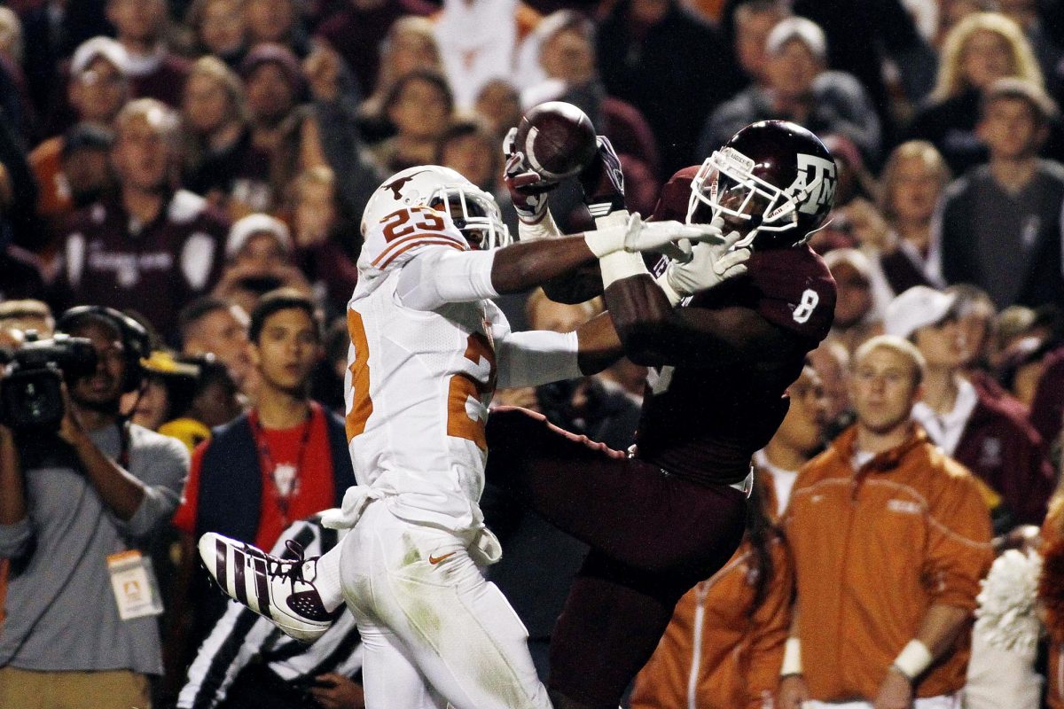 2011-11-24_UT_VS_A&M_Lawrence.Peart2024