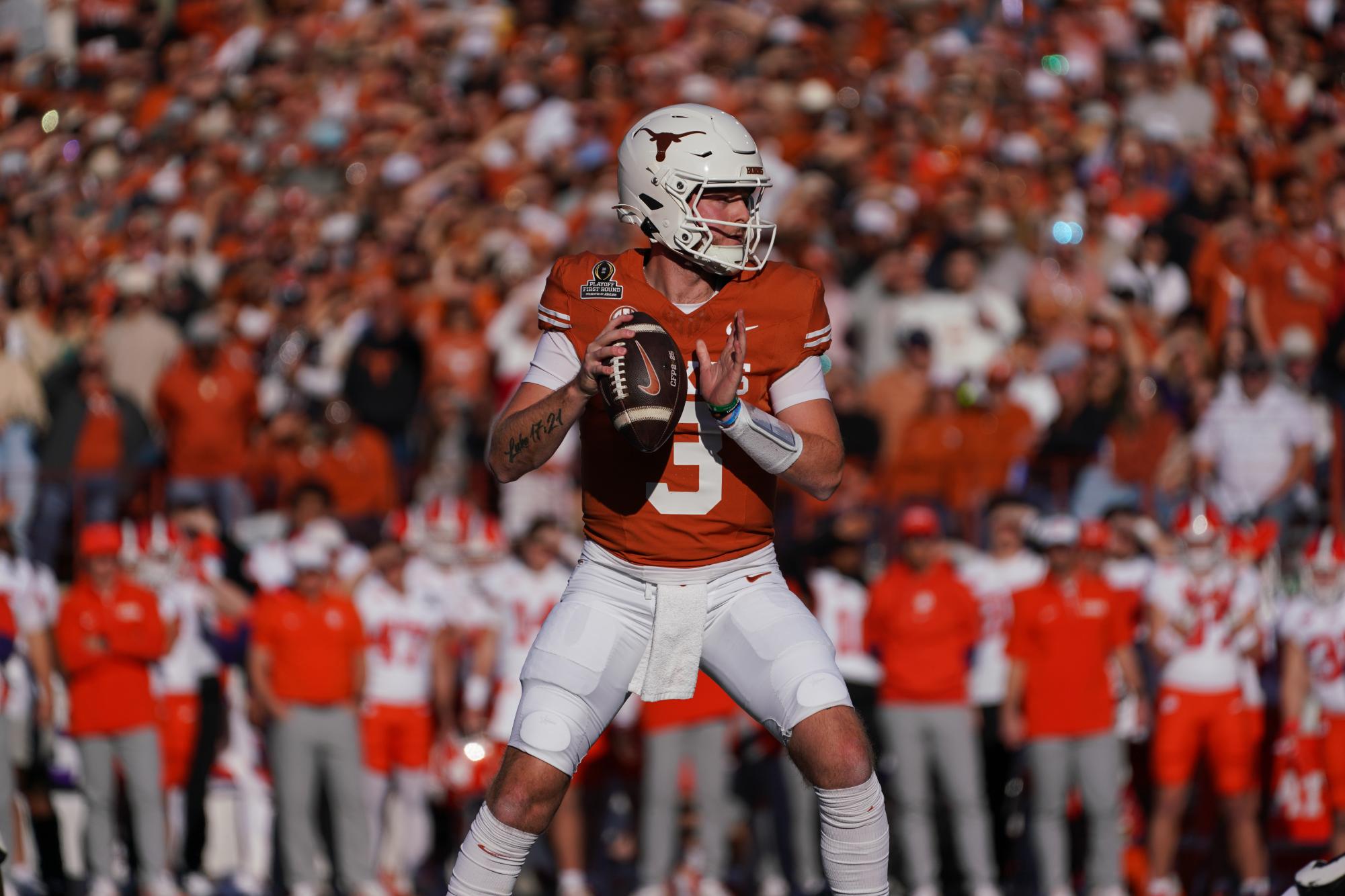 Texas moves on to Peach Bowl after 3824 win against Clemson The