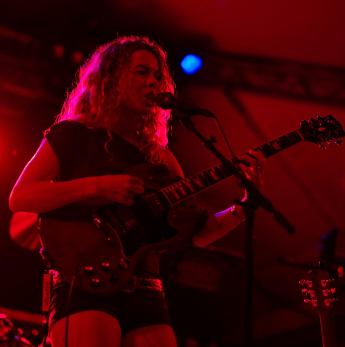 Nilüfer Yanya performs at Stubb's Waller Creek Amphitheater on Sept. 30, 2025.