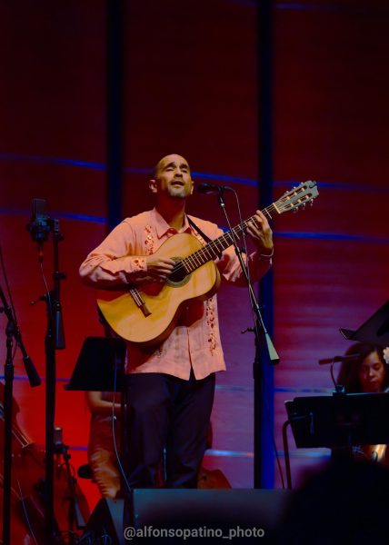 Músico local cuenta historias de inmigrantes latinos en su nuevo álbum